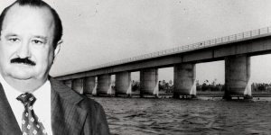 Ernesto Gurgel do Amaral Valente. Ao fundo, Ponte Presidente Juscelino Kubitscheck